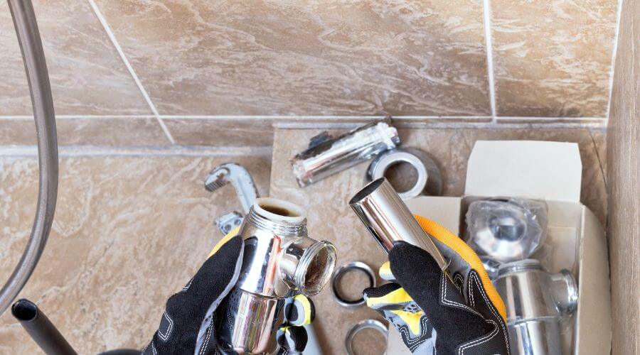 Professional gutter cleaning in Flora, IN